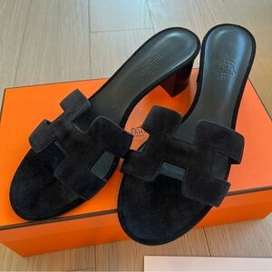 NWT Hermès Black Suede Heeled Sandals